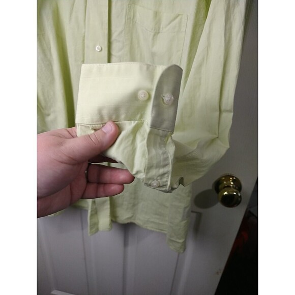 Nicole Miller Men's Light Green Collar Button Up Dress Shirt. Size XL - Picture 7 of 10